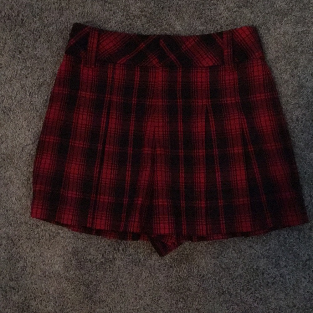 Alice and Olivia pleated shorts.